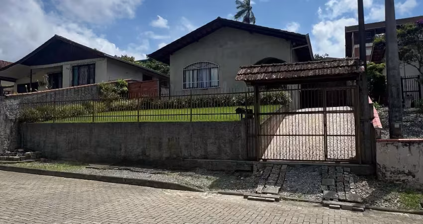 Casa com 5 quartos à venda no Itaum, Joinville 