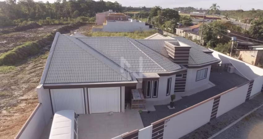 Casa Nova de Alto Padrão em Araquari