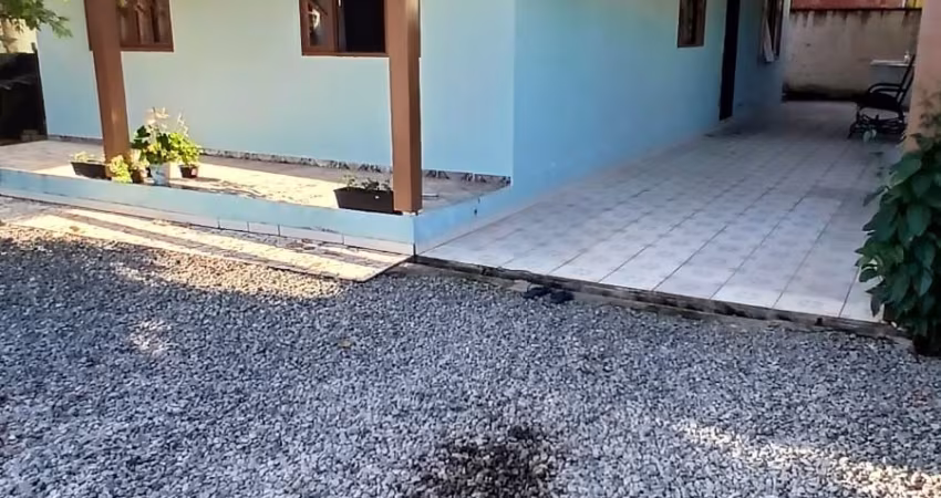 Casa com Terreno Amplo para Construir no Fátima