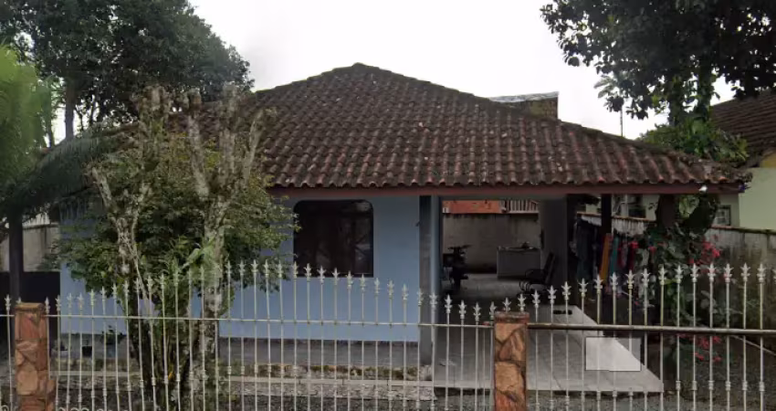 Linda casa com terreno amplo para ampliação no bairro fátima