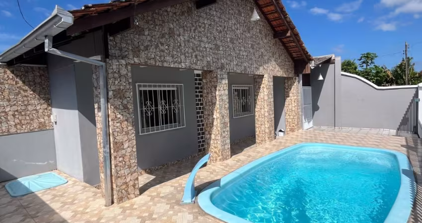 Linda Casa com Vista para a Lagoa em Ubatuba