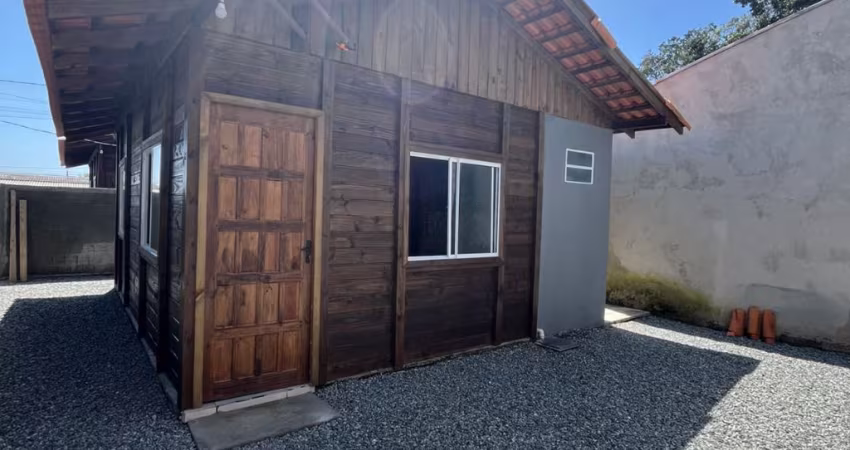 Casa Rústica e Aconchegante na Praia do Ervino