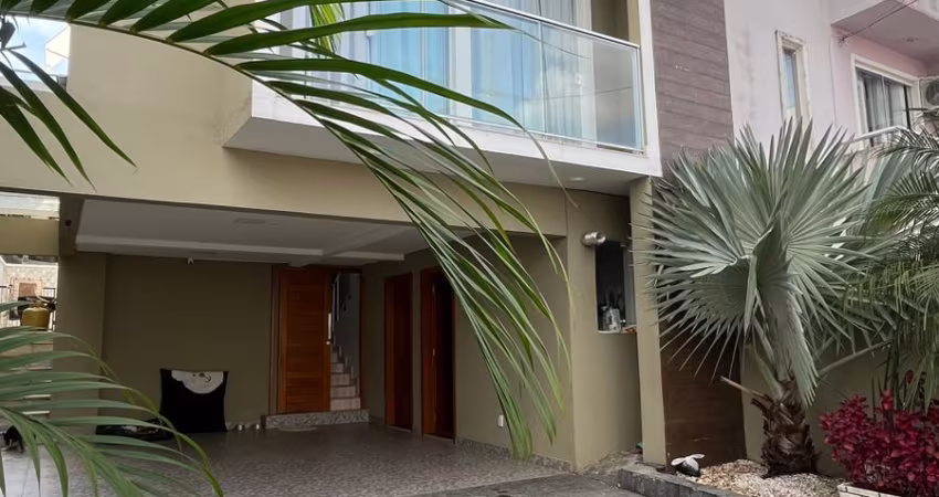 Linda Casa Triplex no Floresta