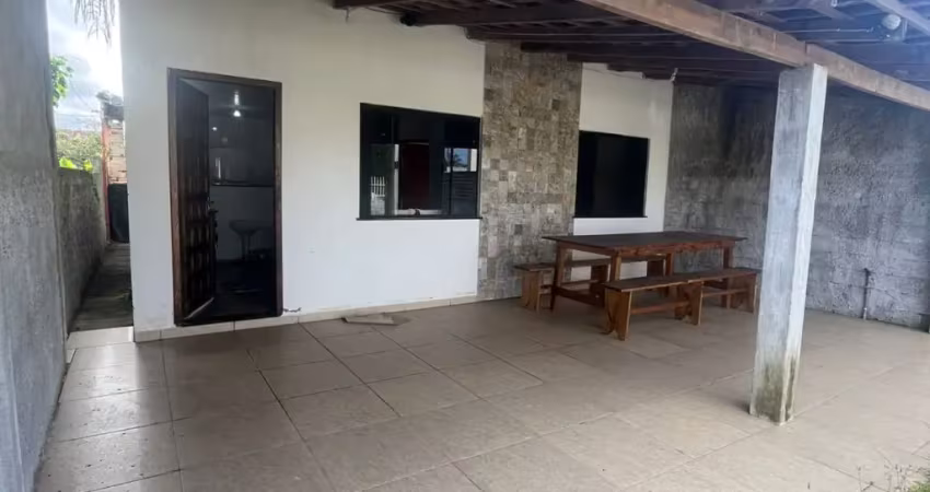 Geminado pronto para morar e bem localizado na praia do ervino