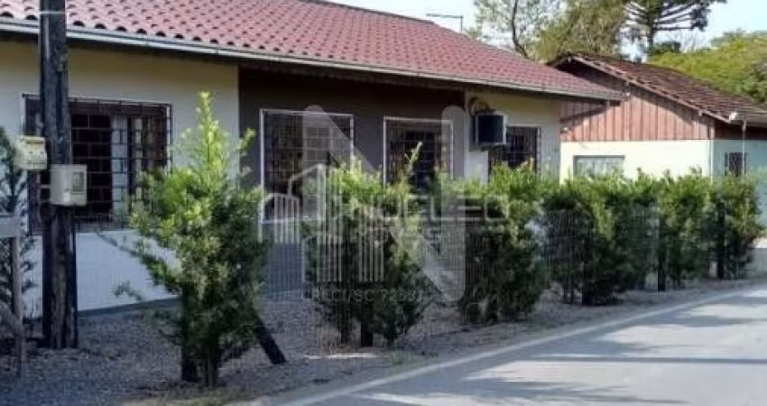 Linda Casa no Escalvado