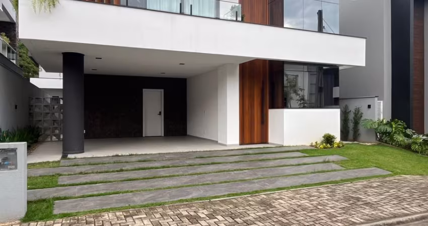 Casa de Alto Padrão Pronta Para Morar no Vila Nova
