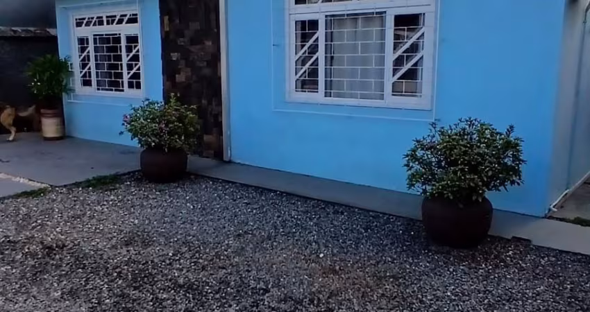 Linda casa pronta para morar no Aventureiro