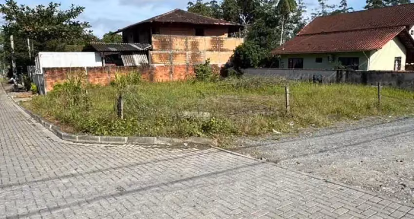 Amplo terreno em bem localizado no bairro nova brasília
