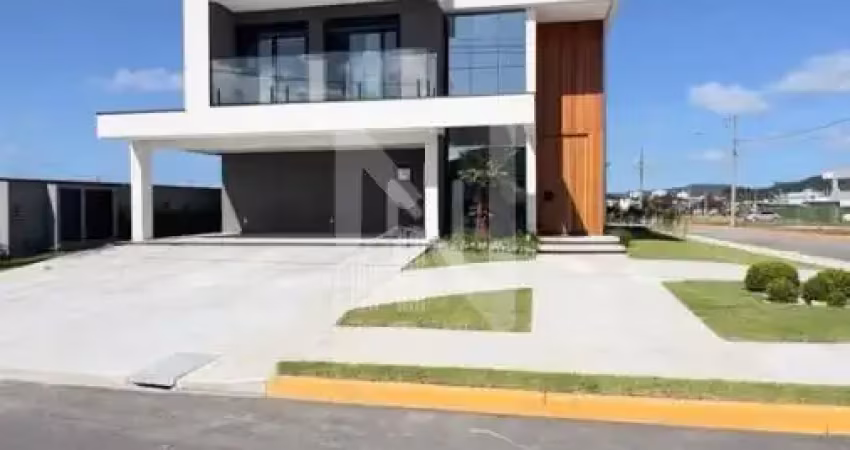 Casa de alto padrão em condomínio fechado no bairro santa regina