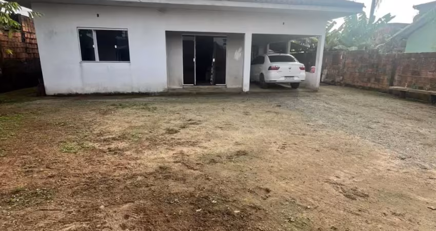 Casa com amplo terreno em excelente localização no bairro fátima