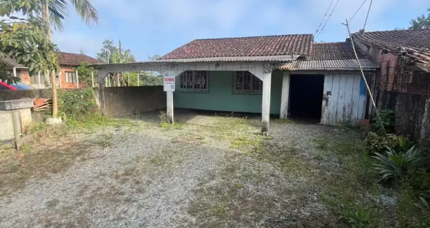 Charmosa casa na praia em ótima localização em rocio grande