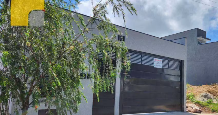 Casa com arquitetura moderna no residencial monreale