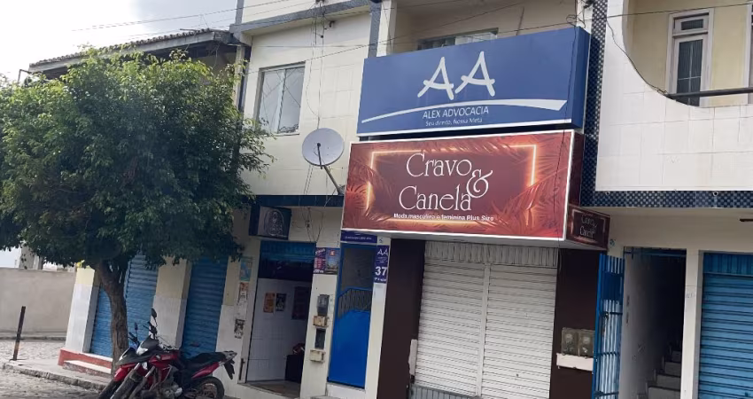 CONJUNTO DE 4 LOJAS COMERCIAIS E 5 APARTAMENTOS