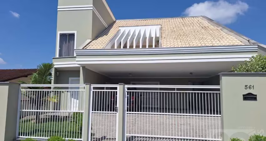 Casa para Venda em Joinville, Boa Vista, 11 dormitórios, 2 suítes, 8 banheiros, 4 vagas