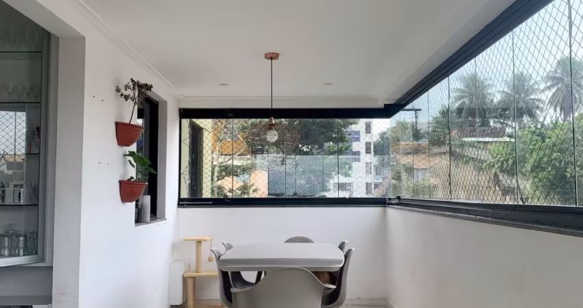 Boca do Rio VENDO I 2 quartos I 1 Suíte I 65m² I Varandão gourmet I Vista mar