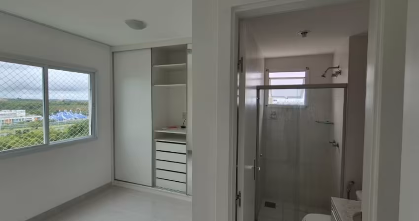 Apartamento 2/4 + dependência no Alphaville 1