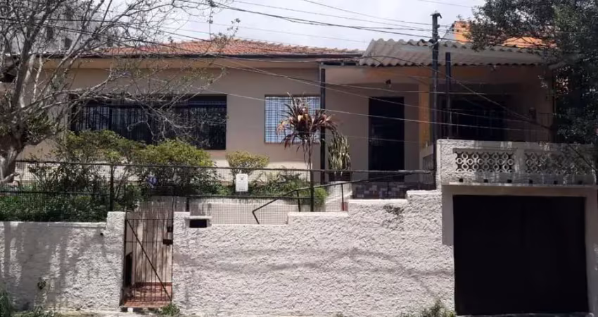 Casa a venda, 4 dorm, 2 vagas no jardim monte azul.