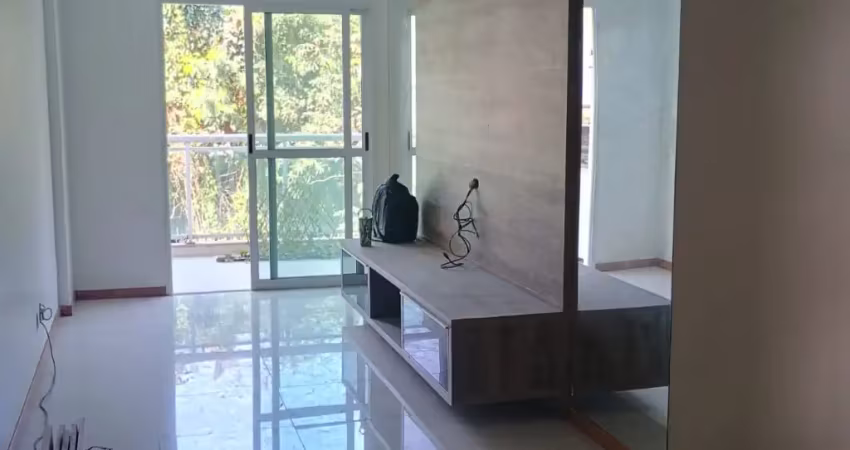 Apartamento aconchegante,locação(r$2.975,00)e venda (r$708.816,00) vista para o verde , armarios nos quartos e cozinha, sala de jantar e muito mais para o seu conforto e de sua família , area de lazer