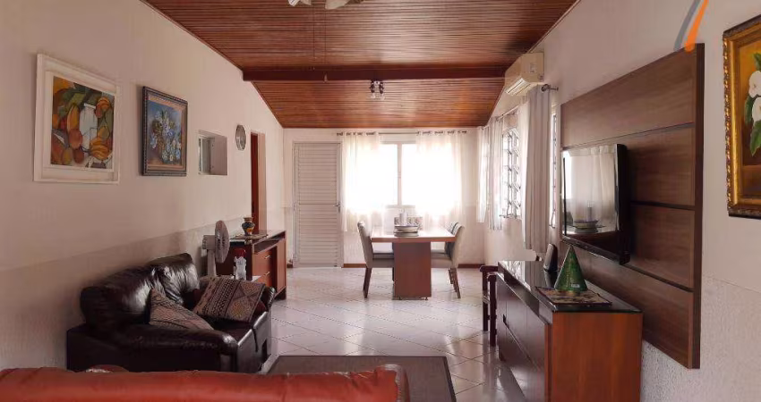 Casa com 2 dormitórios à venda, 120 m² por R$ 1.270.000,00 - Centro - São José/SC