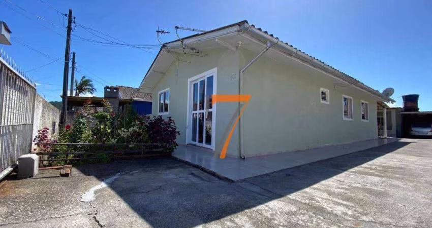 Casa com 3 dormitórios à venda, 146 m² por R$ 640.000,00 - Bom Viver - Biguaçu/SC