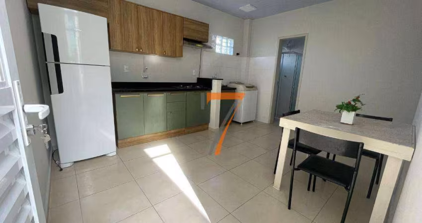 Casa com 2 dormitórios para alugar, 60 m² por R$ 2.400,00/mês - Estreito - Florianópolis/SC