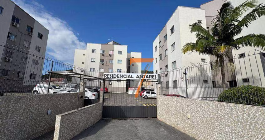 Apartamento com 2 dormitórios à venda, 48 m² por R$ 220.000,00 - Serraria - São José/SC