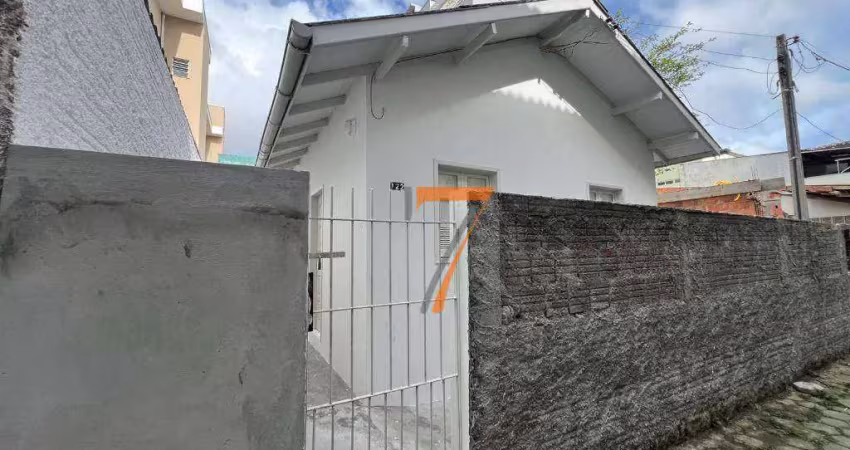 Casa com 2 dormitórios para alugar, 60 m² por r$ 2.600,01/mês - estreito - florianópolis/sc