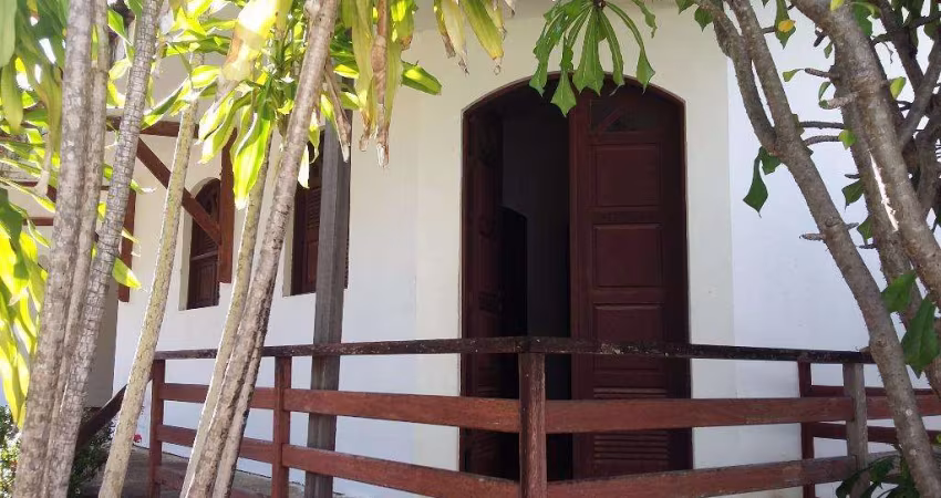 Casa em Ponta Negra, com área total de 750m²