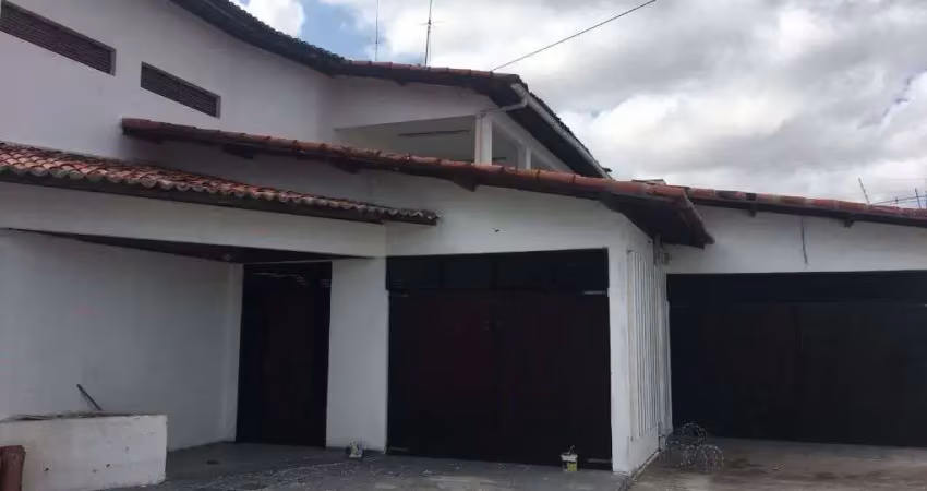 Casa com 5 quartos à venda na Rua dos Potiguares, 2475, Candelária, Natal
