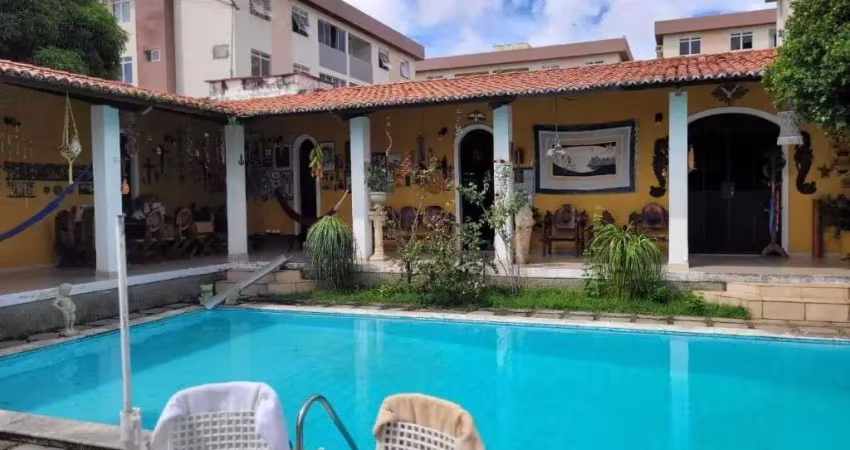 Casa com 1000m² de área total em capim macio - 5suites 7vagas de garagem