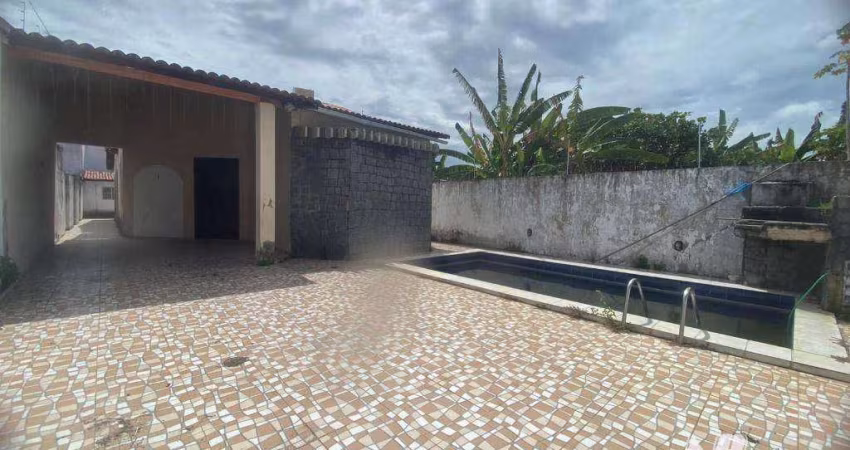 Casa em Candelária, proximo ao Forum - 350m² - 3Quartos - 4vagas - piscina