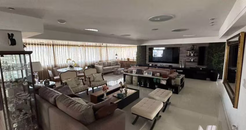 Maravilhoso apartamento em Candelária - 318m² - 4suites - 3vagas livres e soltas