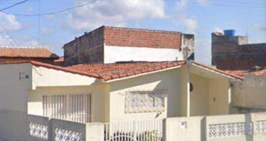 Casa com 3 dormitórios para alugar, 180 m² por R$ 1.800,00/mês - Candelária - Natal/RN