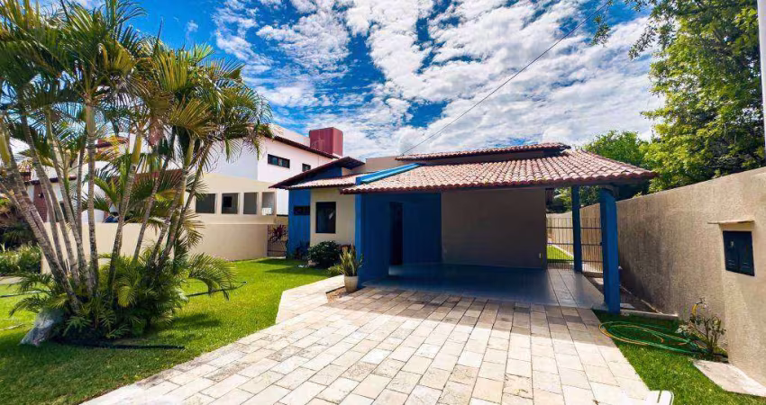 Casa com 3 dormitórios para alugar, 206 m² por R$ 6.500/mês - Candelária - Natal/RN