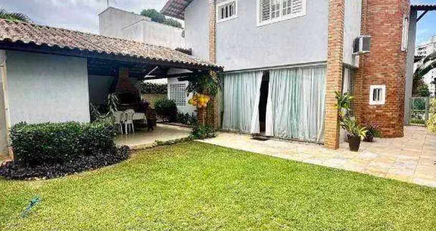 Casa com 392m² em Condomínio Fechado, no bairro de Emaús