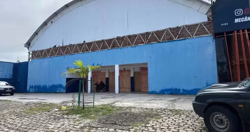 Locação de galpão no bairro de capim macio, com 1500 metros quadrados