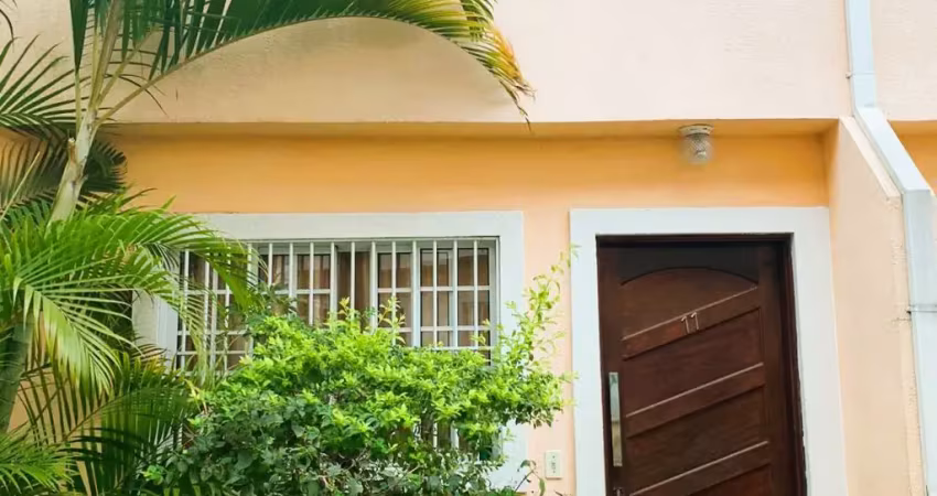 Casa à venda em condomínio fechado no bairro engenheiro cardoso - 2 dormitórios, quintal com churrasqueira e 1 vaga!