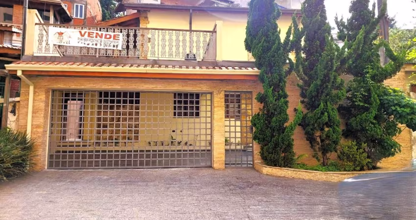 Seu Novo Lar em Cotia: 209m² com Suíte e Escritório