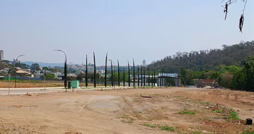 “Condomínio Ecoville' Av. Santana. Quer morar bem.  Sua vida agora tem um novo endereço  em Atibaia Ecoville .  Terreno 360 m²  R$ 520.000,00 Segurança 24 Horas.