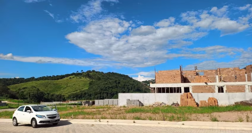 “Condomínio Ecoville' Av. Santana. Imagina você morar no melhor lugar do mundo em Atibaia, “Condomínio Ecoville' De frente para a Pedra Grande. Vila Giglio, 360m², 560K segurança 24 horas.