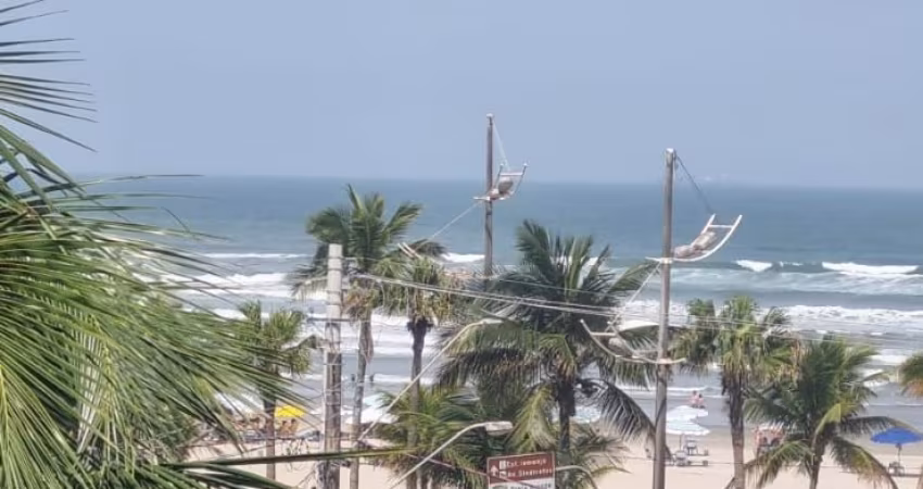 Kitnet na quadra da praia com lazer
