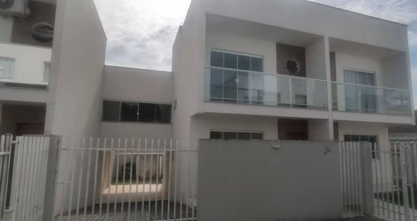 Sobrado para Venda em Campo Largo, Botiatuva, 3 suítes, 1 banheiro, 2 vagas