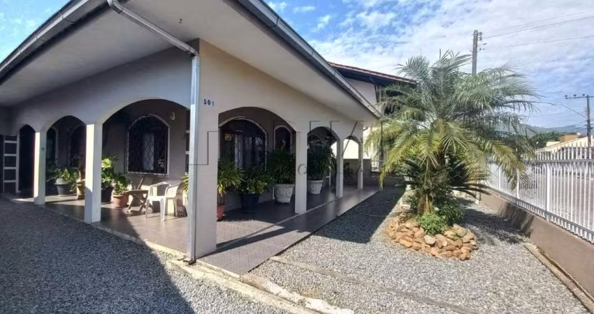Casa com Edicula no bairro Vila Lalau em Jaraguá do Sul