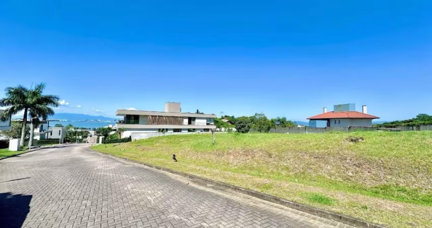 Terreno Vista Mar à venda em Condomínio Fechado no Cacupé