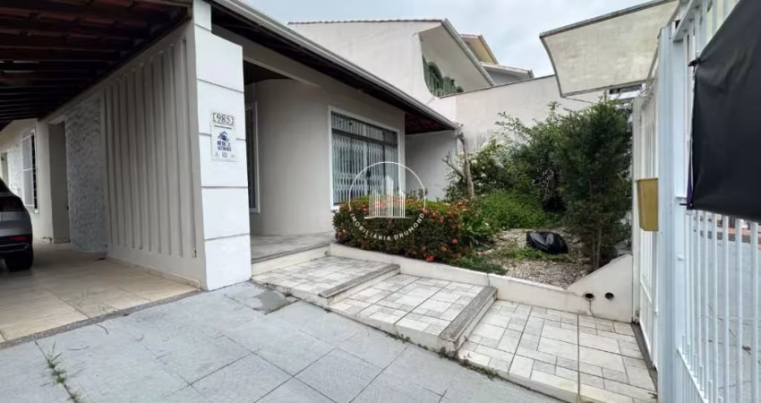 Casa 3 Quartos com 1 Suíte e 300m² - Canto