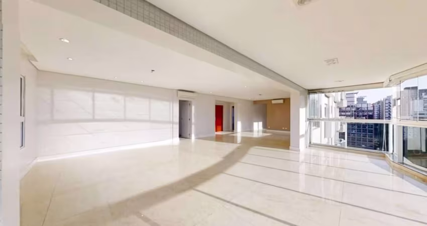 Apartamento em Moema á venda com 2 quartos sendo 2 suites, 6 vagas, 324m²