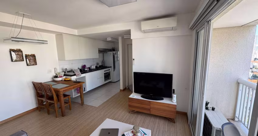 Apartamento Pinheiros locação com  1 quarto, 2 vagas, 46m²