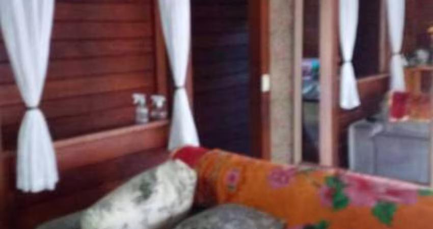 CASA MARAVILHOSA BEM LOCALIZADA