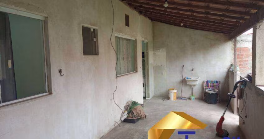 Excelente Oportunidade, Casa com um terreno á venda no Monte Alto!