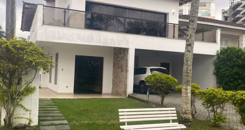Casa de Frente para o Mar
Condomínio Bouganville I Praia em Bertioga.